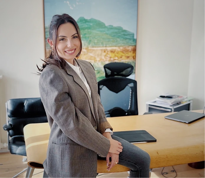 Ornella Vitalizi, experte-comptable à votre écoute pour vos projets à Paris, Marseille et Bastia